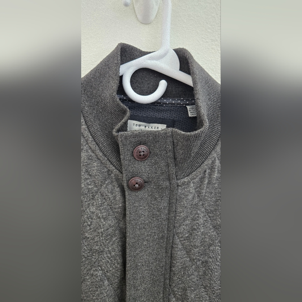 Ted Baker Men’s Quilted Gray size large - Picture 9 of 9
